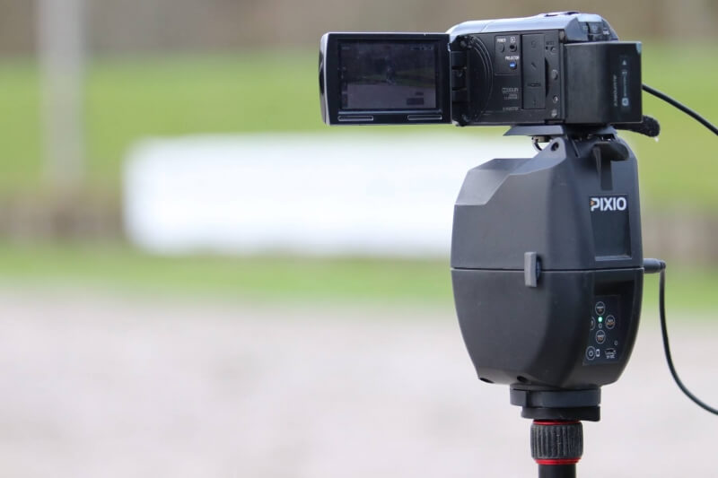 Jamais sans notre robot caméraman PIXIO