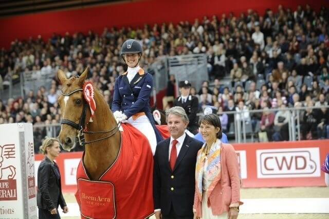 Isabelle Judet juge des reprises sur Youtube