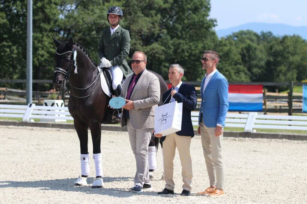 Corentin POTTIER et GOTILAS médaillés bronze au CDI 3* de Jiva Hill